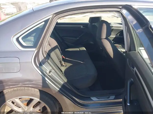 1VWAT7A3XGC033168 2016 VOLKSWAGEN PASSAT - Image 8