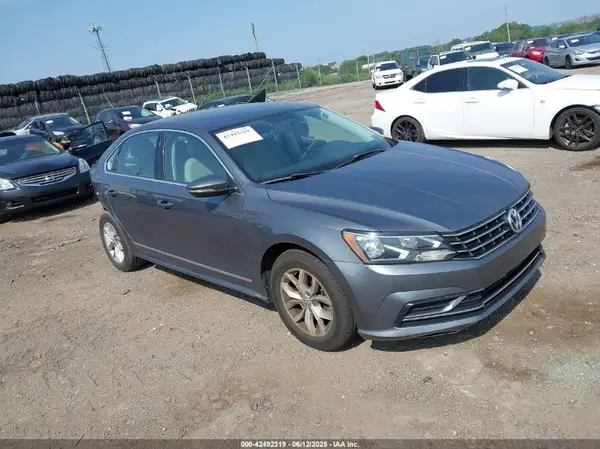 1VWAT7A3XGC038662 2016 VOLKSWAGEN PASSAT - Image 1