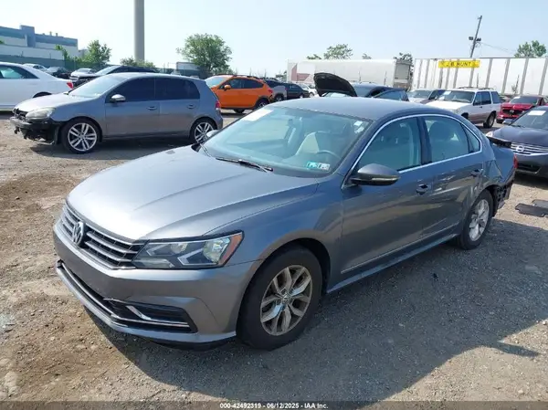 1VWAT7A3XGC038662 2016 VOLKSWAGEN PASSAT - Image 2