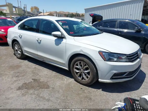 1VWAT7A3XGC042002 2016 VOLKSWAGEN PASSAT - Image 1