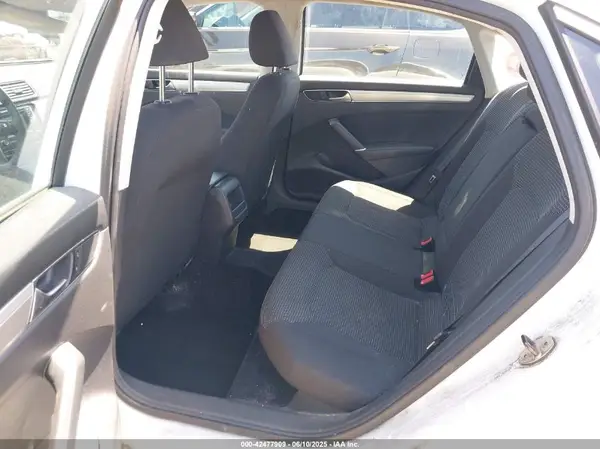 1VWAT7A3XGC042002 2016 VOLKSWAGEN PASSAT - Image 8