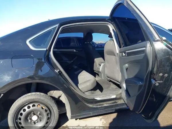1VWAT7A3XGC045658 2016 VOLKSWAGEN PASSAT - Image 8