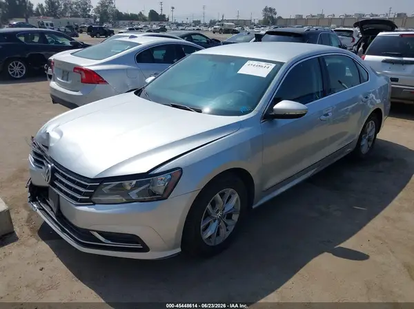1VWAT7A3XGC049287 2016 VOLKSWAGEN PASSAT - Image 2