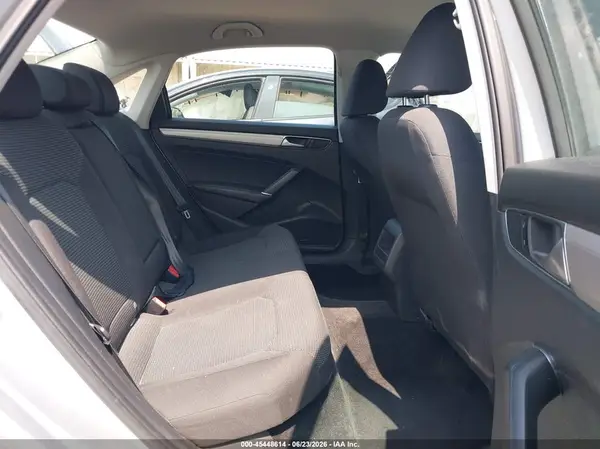 1VWAT7A3XGC049287 2016 VOLKSWAGEN PASSAT - Image 8