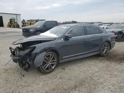1VWAT7A3XGC049600 2016 VOLKSWAGEN PASSAT