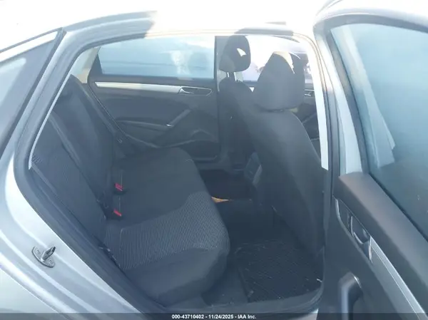 1VWAT7A3XGC050780 2016 VOLKSWAGEN PASSAT - Image 8