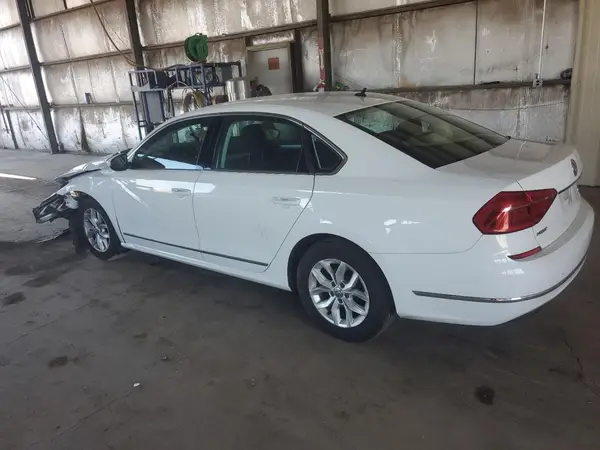 1VWAT7A3XGC055493 2016 VOLKSWAGEN PASSAT - Image 2