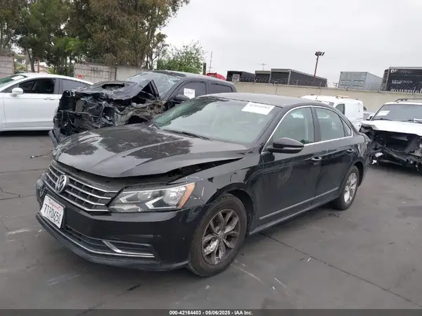 1VWAT7A3XGC057096 2016 VOLKSWAGEN PASSAT - Image 2