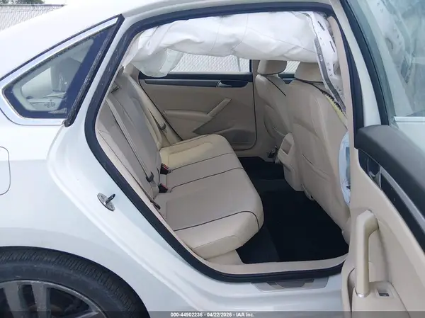 1VWAT7A3XGC065456 2016 VOLKSWAGEN PASSAT - Image 8