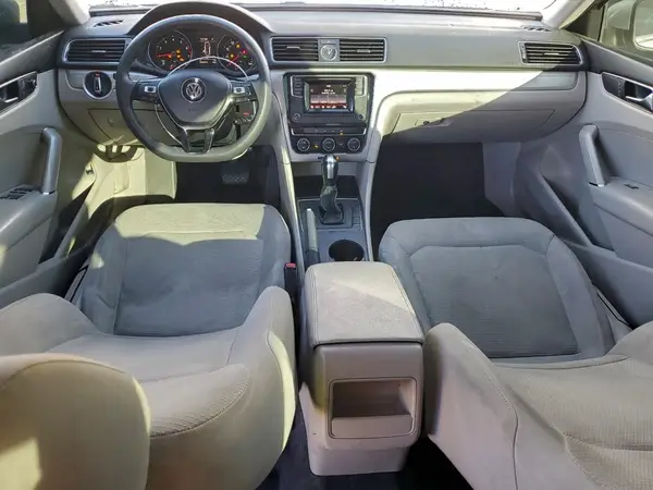 1VWAT7A3XHC005422 2017 VOLKSWAGEN PASSAT - Image 8