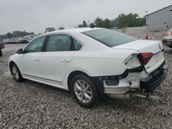 1VWAT7A3XHC013813 2017 VOLKSWAGEN PASSAT - Image 2