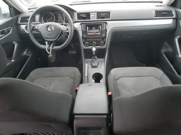 1VWAT7A3XHC013813 2017 VOLKSWAGEN PASSAT - Image 8