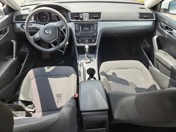 1VWAT7A3XHC014668 2017 VOLKSWAGEN PASSAT - Image 8