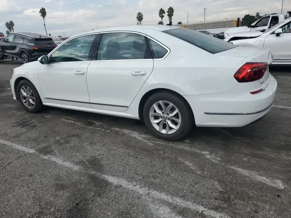 1VWAT7A3XHC015142 2017 VOLKSWAGEN PASSAT - Image 2