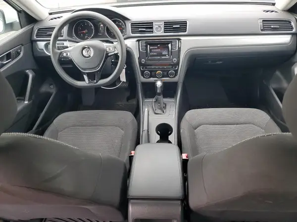 1VWAT7A3XHC015142 2017 VOLKSWAGEN PASSAT - Image 8