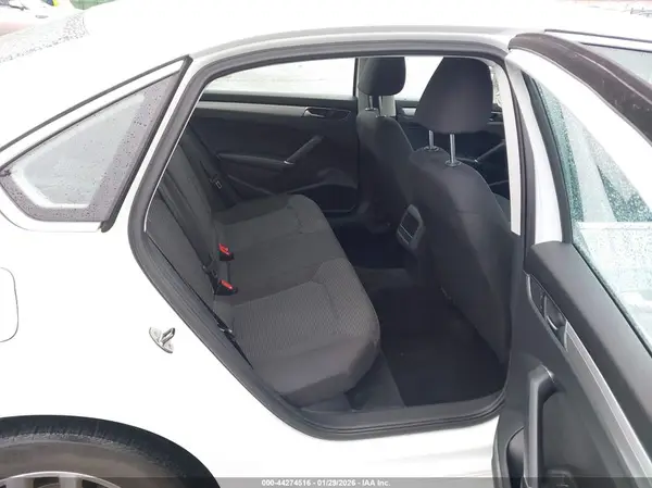 1VWAT7A3XHC017909 2017 VOLKSWAGEN PASSAT - Image 8
