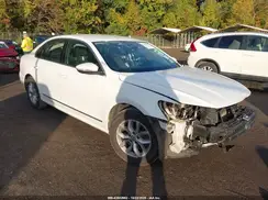 1VWAT7A3XHC024004 2017 VOLKSWAGEN PASSAT