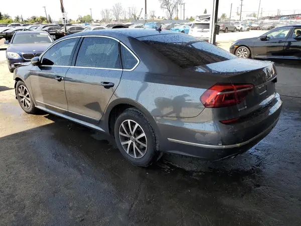 1VWAT7A3XHC024410 2017 VOLKSWAGEN PASSAT - Image 2