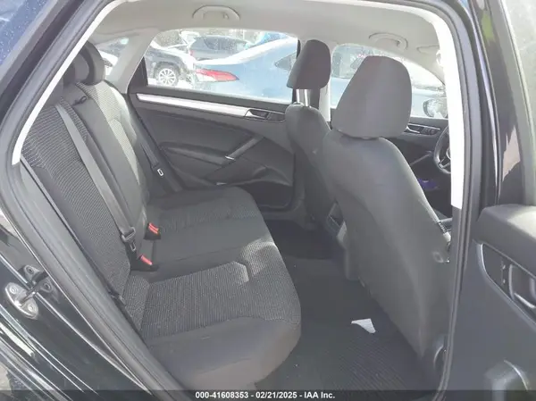 1VWAT7A3XHC029915 2017 VOLKSWAGEN PASSAT - Image 8
