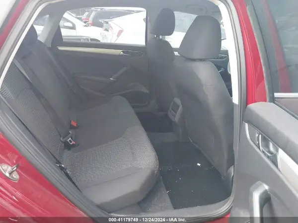 1VWAT7A3XHC030207 2017 VOLKSWAGEN PASSAT - Image 8