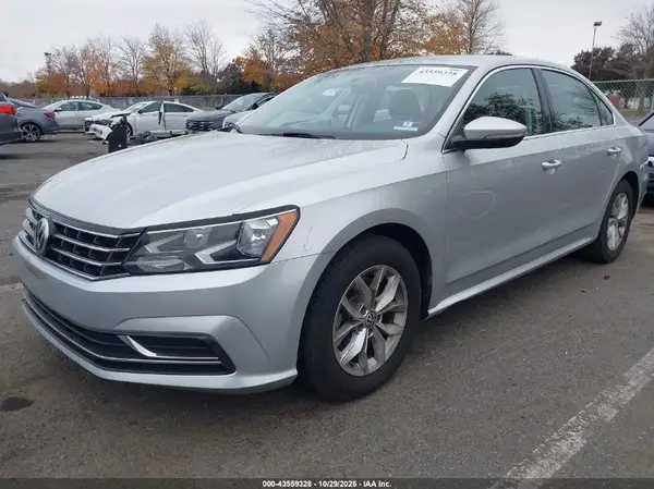 1VWAT7A3XHC031941 2017 VOLKSWAGEN PASSAT - Image 2