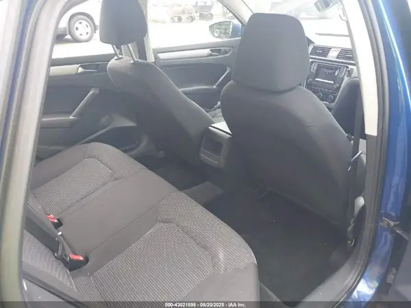 1VWAT7A3XHC032412 2017 VOLKSWAGEN PASSAT - Image 8