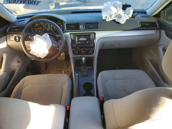 1VWAT7A3XHC042762 2017 VOLKSWAGEN PASSAT - Image 8