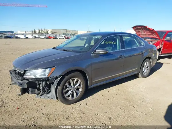 1VWAT7A3XHC044527 2017 VOLKSWAGEN PASSAT - Image 2