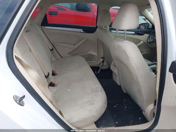 1VWAT7A3XHC051879 2017 VOLKSWAGEN PASSAT - Image 8