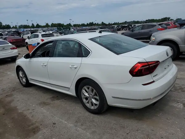 1VWAT7A3XHC054846 2017 VOLKSWAGEN PASSAT - Image 2