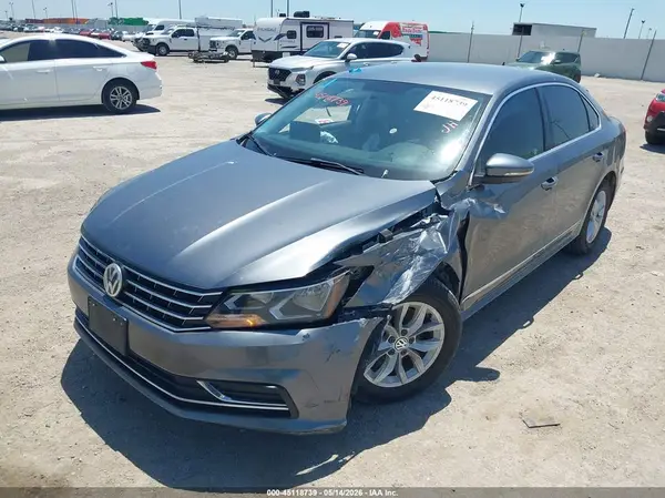 1VWAT7A3XHC056726 2017 VOLKSWAGEN PASSAT - Image 2