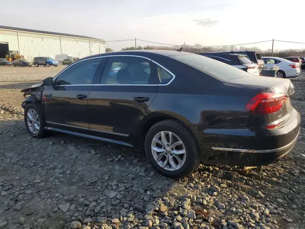1VWAT7A3XHC063028 2017 VOLKSWAGEN PASSAT - Image 2