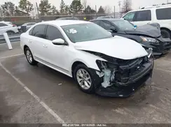 1VWAT7A3XHC067757 2017 VOLKSWAGEN PASSAT