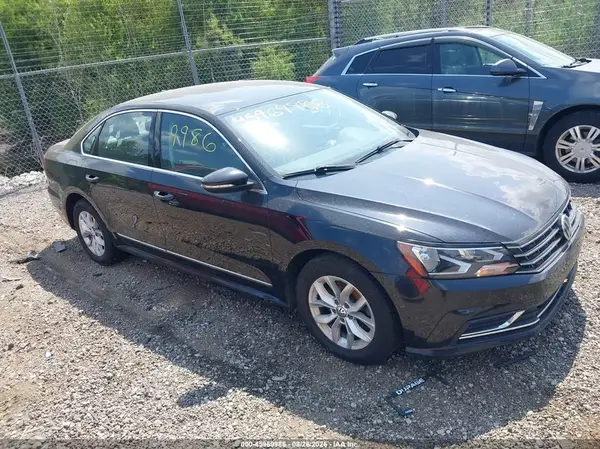 1VWAT7A3XHC067855 2017 VOLKSWAGEN PASSAT - Image 1