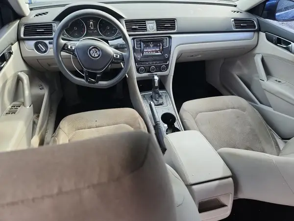 1VWAT7A3XHC068763 2017 VOLKSWAGEN PASSAT - Image 8