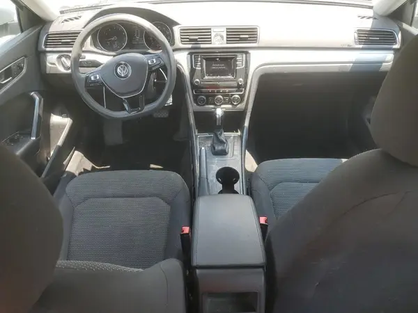 1VWAT7A3XHC069587 2017 VOLKSWAGEN PASSAT - Image 8