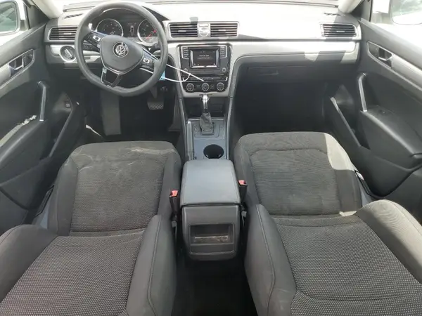 1VWAT7A3XHC070156 2017 VOLKSWAGEN PASSAT - Image 8