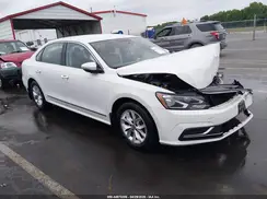 1VWAT7A3XHC071405 2017 VOLKSWAGEN PASSAT