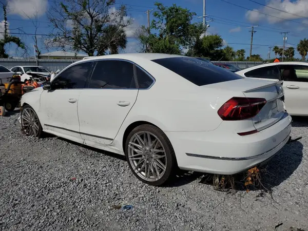 1VWAT7A3XHC071582 2017 VOLKSWAGEN PASSAT - Image 2