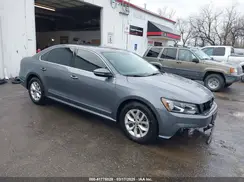 1VWAT7A3XHC071775 2017 VOLKSWAGEN PASSAT
