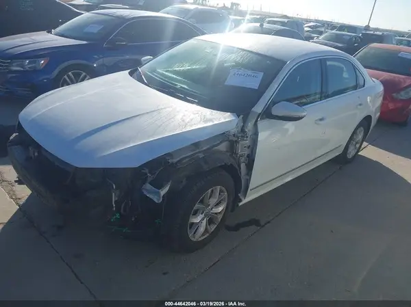 1VWAT7A3XHC072084 2017 VOLKSWAGEN PASSAT - Image 2