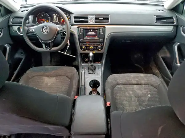 1VWAT7A3XHC073008 2017 VOLKSWAGEN PASSAT - Image 8