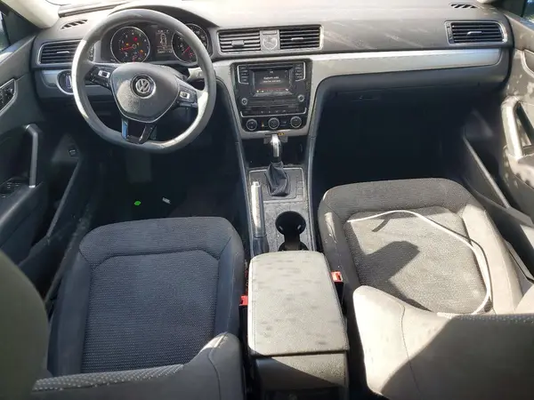 1VWAT7A3XHC077995 2017 VOLKSWAGEN PASSAT - Image 8