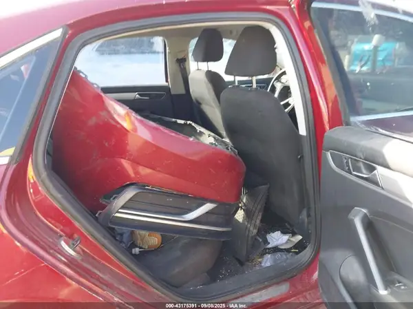 1VWAT7A3XHC081643 2017 VOLKSWAGEN PASSAT - Image 8