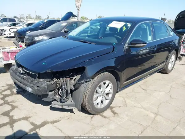 1VWAT7A3XHC083053 2017 VOLKSWAGEN PASSAT - Image 2