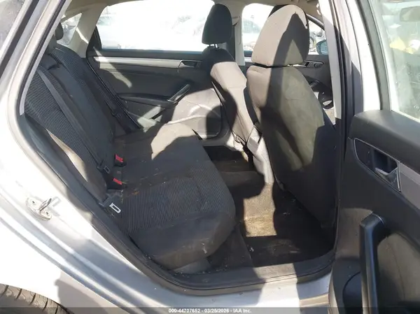 1VWAT7A3XHC083408 2017 VOLKSWAGEN PASSAT - Image 8