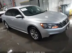 1VWAT7A3XHC083618 2017 VOLKSWAGEN PASSAT