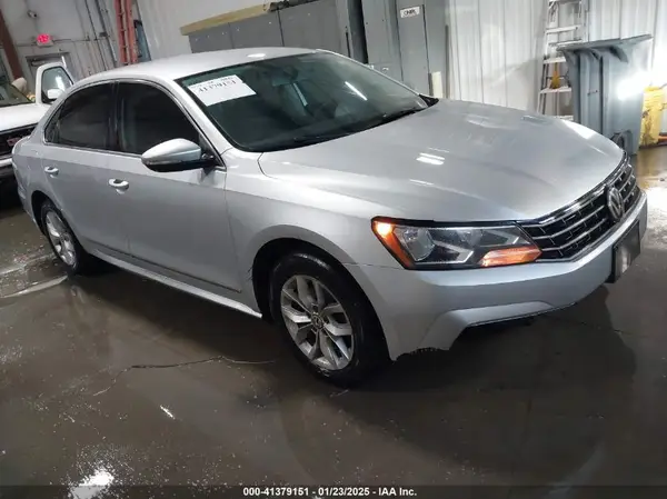 1VWAT7A3XHC083618 2017 VOLKSWAGEN PASSAT - Image 1