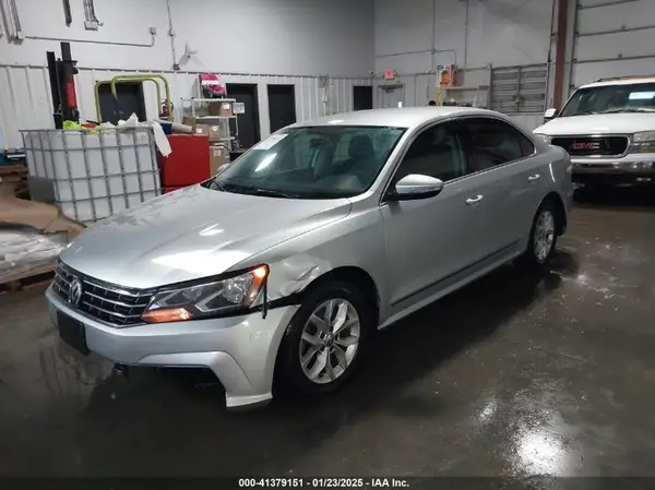 1VWAT7A3XHC083618 2017 VOLKSWAGEN PASSAT - Image 2
