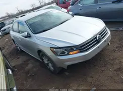 1VWAT7A3XHC083943 2017 VOLKSWAGEN PASSAT